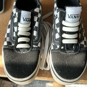 Youth size 13 Vans low tops- black and white with checker- stretch laces, mint!